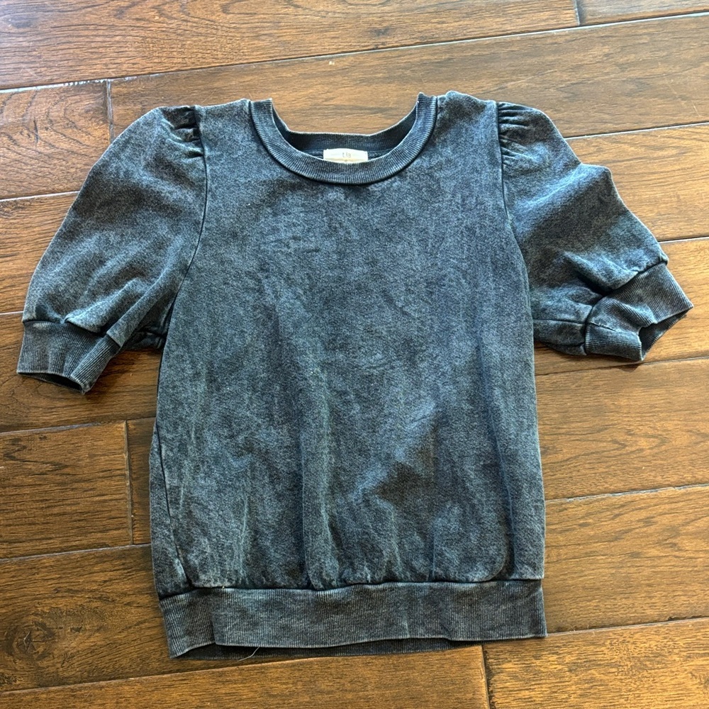 Women’s Puff Sleeve Top